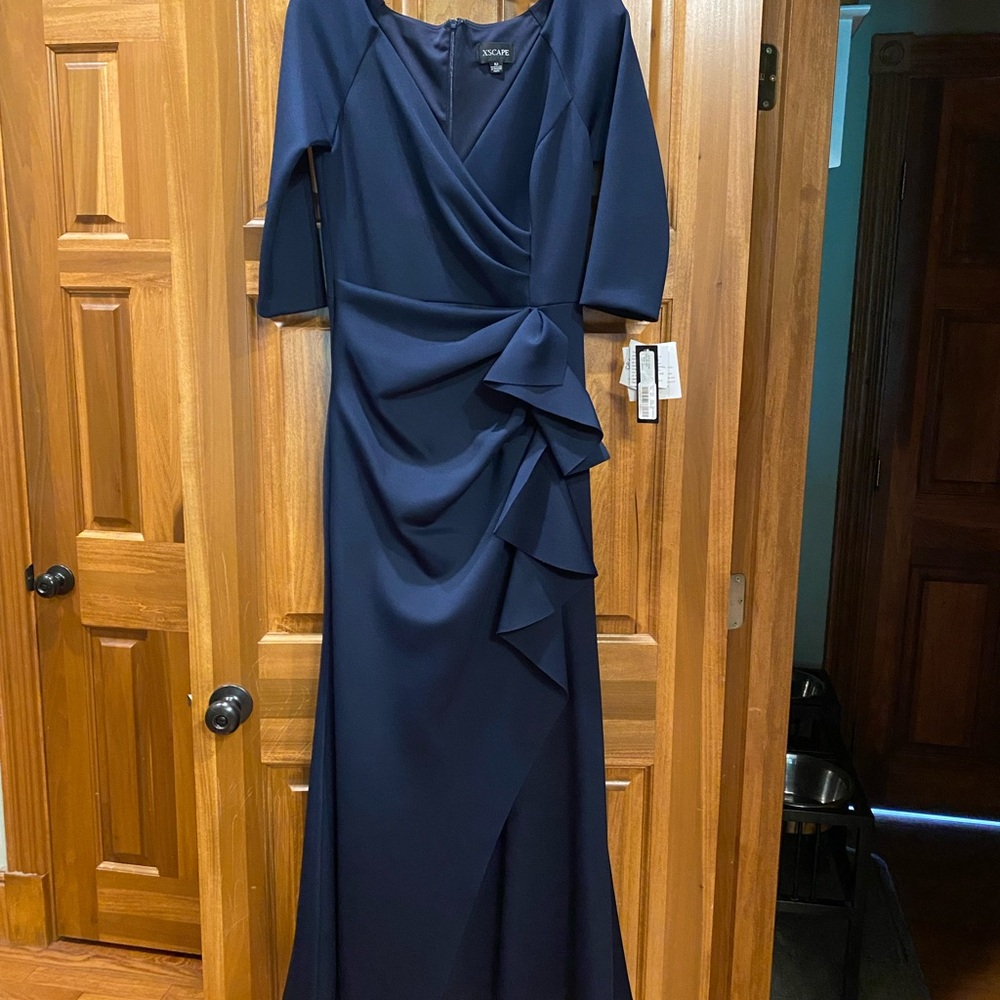 XSCAPE SIZE 10 NAVY Gown, New with Tags, Never worn or Altered, Mother of Bride
